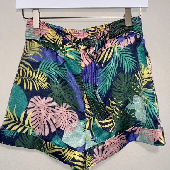 Zara Pants - Zara belted Floral Pattern Shorts
